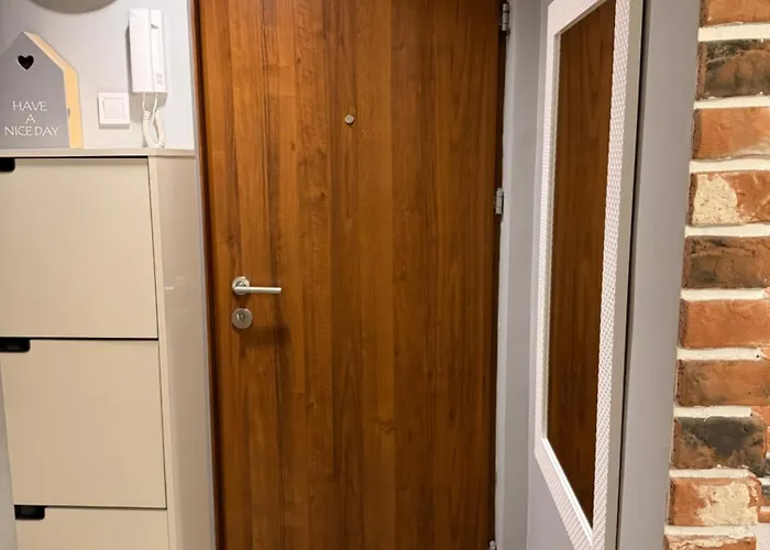 Cozy In A Great Location Apartment *